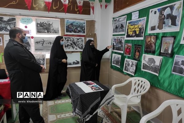 بازدید مسئول اتحادیه انجمن‌های اسلامی دانش‌آموزان مازندران از نمایشگاه مدرسه انقلاب در گلوگاه