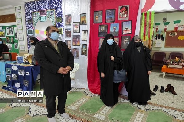 بازدید مسئول اتحادیه انجمن‌های اسلامی دانش‌آموزان مازندران از نمایشگاه مدرسه انقلاب در گلوگاه