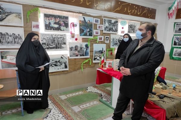 بازدید مسئول اتحادیه انجمن‌های اسلامی دانش‌آموزان مازندران از نمایشگاه مدرسه انقلاب در گلوگاه