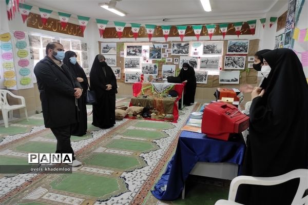 بازدید مسئول اتحادیه انجمن‌های اسلامی دانش‌آموزان مازندران از نمایشگاه مدرسه انقلاب در گلوگاه