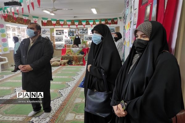 بازدید مسئول اتحادیه انجمن‌های اسلامی دانش‌آموزان مازندران از نمایشگاه مدرسه انقلاب در گلوگاه