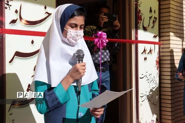 افتتاح نمایشگاه هنرهای دستی و تجسمی در آباده