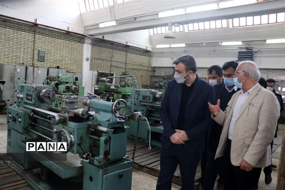 بازدید مدیرکل شهرستان‌های استان تهران از هنرستان بزرگ فنی شهید گلشنی کهریزک