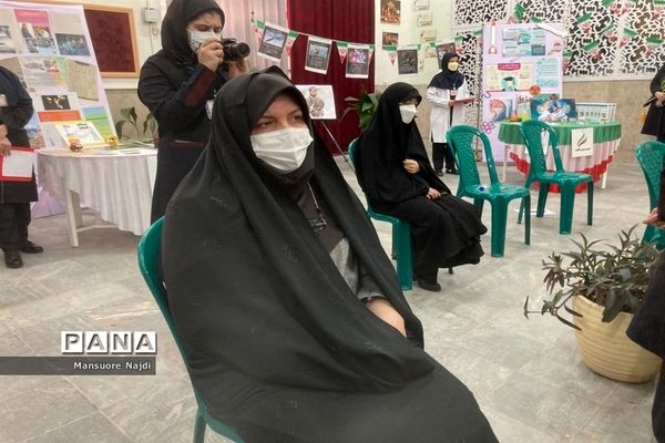 نمایشگاه مدرسه انقلاب دبیرستان فراست منطقه 1