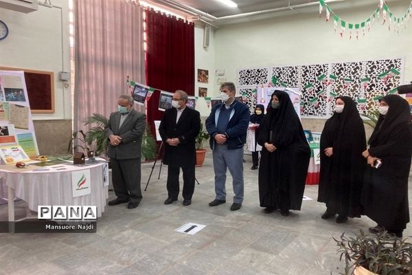 نمایشگاه مدرسه انقلاب دبیرستان فراست منطقه 1