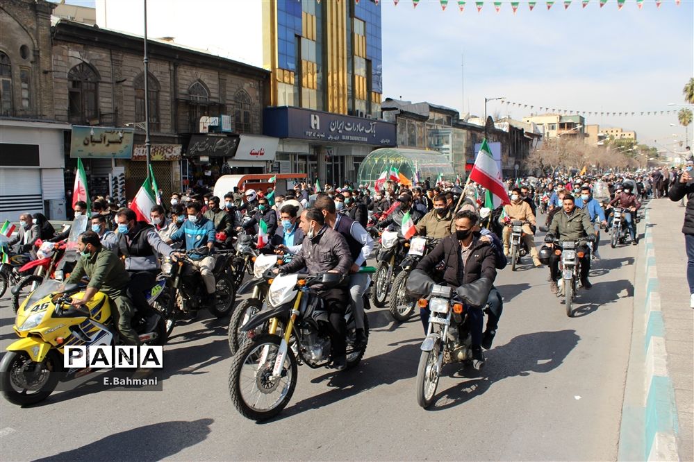 راهپیمایی ۲۲ بهمن در تهران و شهرهای قرمز خودرویی و موتوری برگزار می‌شود
