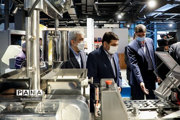 نمایشگاه ایران ساخت و دستاوردهای فناورانه شرکت های دانش بنیان و خلاق