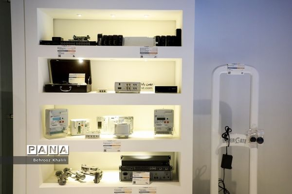 نمایشگاه ایران ساخت و دستاوردهای فناورانه شرکت های دانش بنیان و خلاق