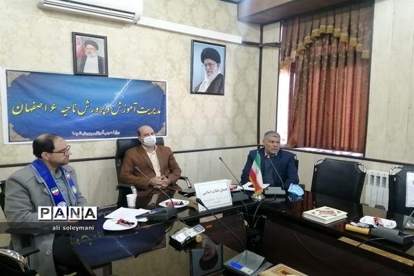 برگزاری یازدهمین دوره انتخابات مجلس دانش‌آموزی ناحیه 6 اصفهان