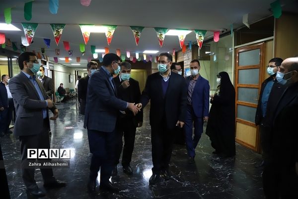 جشن بزرگداشت پیروزی انقلاب اسلامی در اداره کل آموزش و پرورش شهر تهران