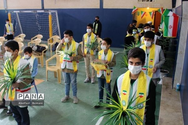 مانور تشکیلاتی یاوران انقلاب در دبیرستان ثقفی قم