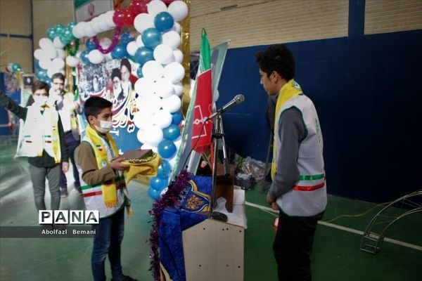 مانور تشکیلاتی یاوران انقلاب در دبیرستان ثقفی قم