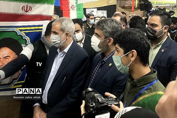 دیدار وزیر آموزش و پرورش از نمایشگاه انقلاب ورامین