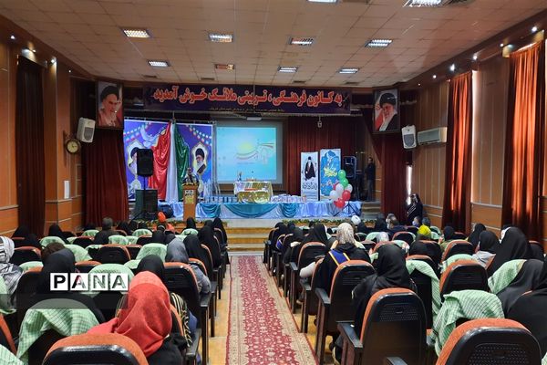 برگزاری جشن انقلاب و‌تجلیل از فرهنگیان وخانواده شهدا در قرچک