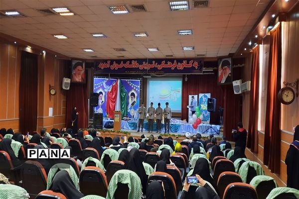 برگزاری جشن انقلاب و‌تجلیل از فرهنگیان وخانواده شهدا در قرچک