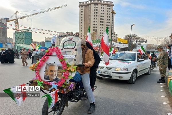 راهپیمایی خودرویی و موتوری۲۲ بهمن ماه در مشهد