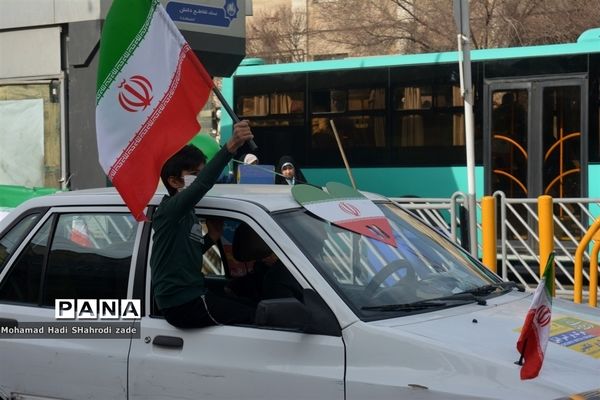 راهپیمایی خودروی 22 بهمن در مشهد مقدس