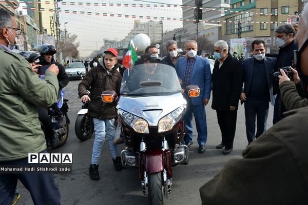 راهپیمایی خودروی 22 بهمن در مشهد مقدس