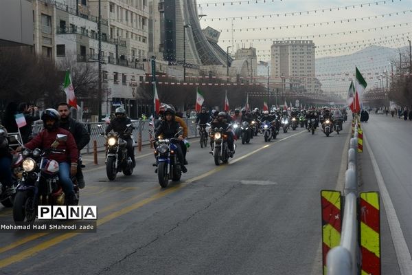 راهپیمایی خودروی 22 بهمن در مشهد مقدس