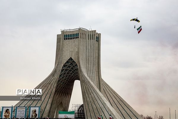 راهپیمایی یوم الله ۲۲ بهمن در تهران