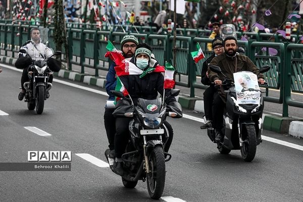 راهپیمایی یوم الله ۲۲ بهمن در تهران