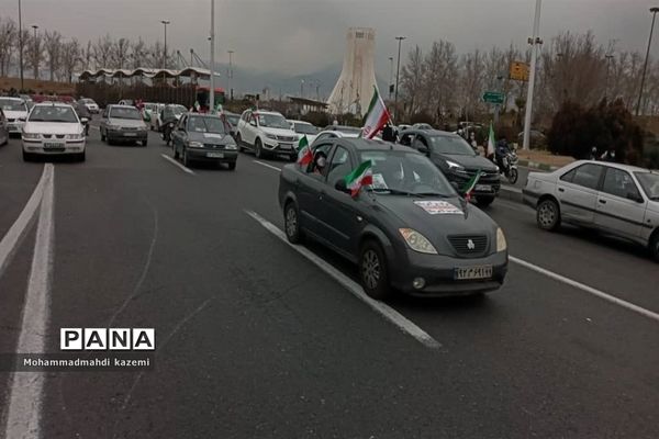 راهپیمایی خودرویی ٢٢ بهمن در شهر تهران