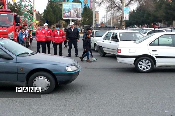 راهپیمایی ۲۲ بهمن با حضور غرور آفرین اهالی بهارستان دو