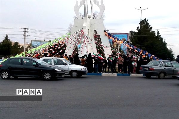 راهپیمایی ۲۲ بهمن با حضور غرور آفرین اهالی بهارستان دو