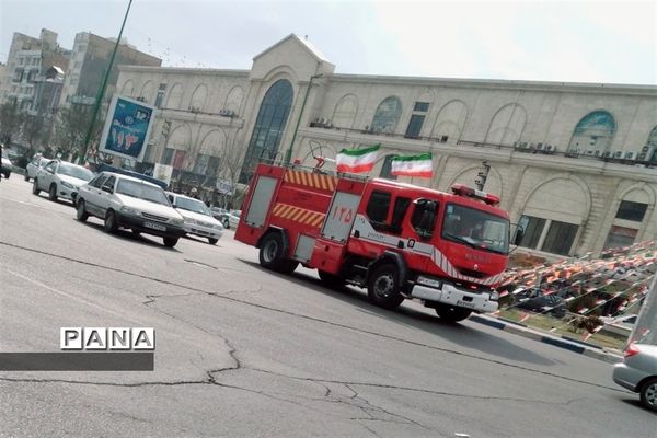 راهپیمایی ۲۲ بهمن با حضور غرور آفرین اهالی بهارستان دو