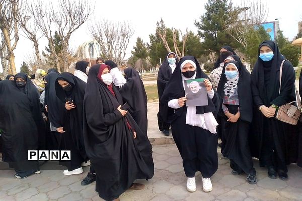 راهپیمایی ۲۲ بهمن با حضور غرور آفرین اهالی بهارستان دو