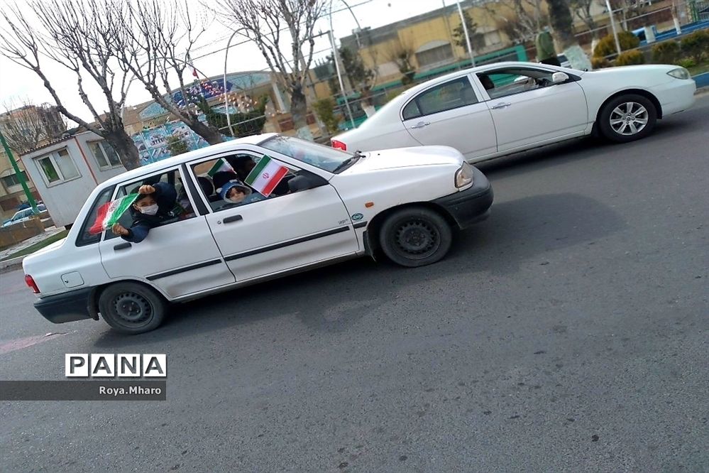 راهپیمایی ۲۲ بهمن با حضور غرور آفرین اهالی بهارستان دو