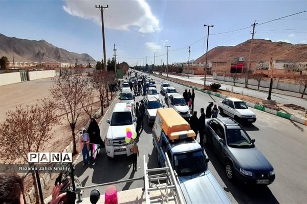 راهپیمایی باشکوه مردم شهرستان آباده درجشن پیروزی انقلاب