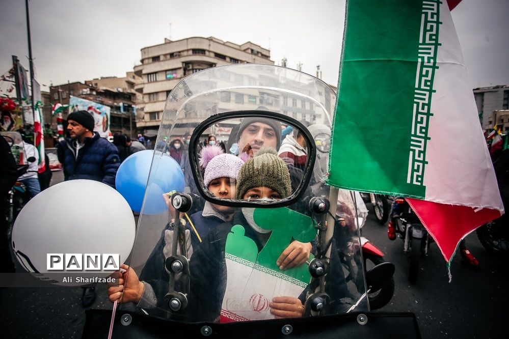 راهپیمایی یوم الله ۲۲ بهمن در تهران