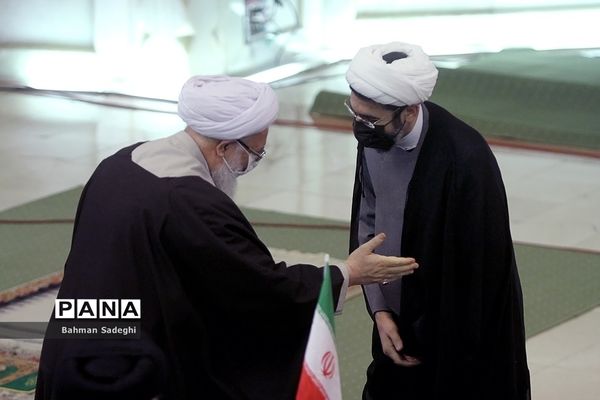 حضور رئیس جمهوری در نماز جمعه ۲۲ بهمن