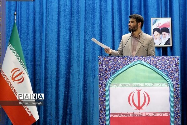 حضور رئیس جمهوری در نماز جمعه ۲۲ بهمن