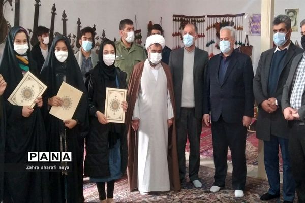 تقدیر از مقاله نویسان برتر در جشنواره «مقاله دستاورد‌های انقلاب»  در جوادآباد