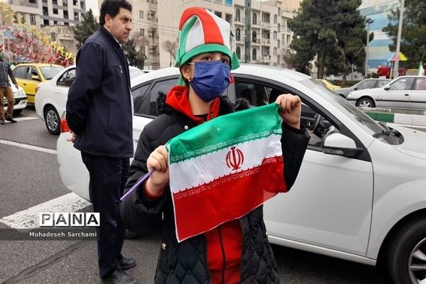 راهپیمایی مردم شهر تهران در مراسم ۲۲ بهمن