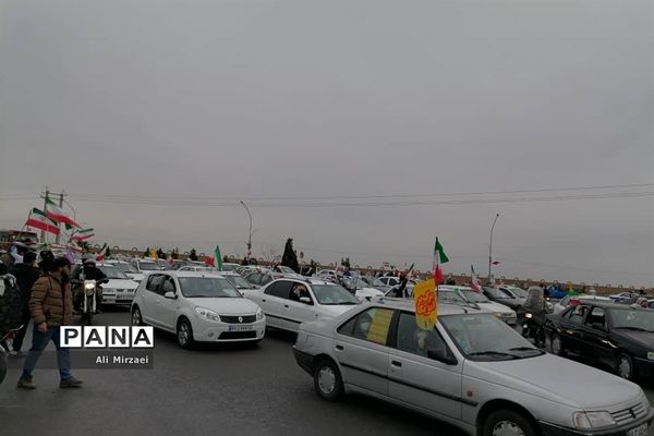 راهپیمایی خودرویی و موتوری 22 بهمن در قم-1