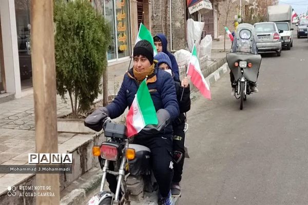 راهپیمایی موتوری و خودرویی در شهر قنوات قم