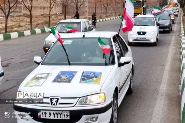 راهپیمایی موتوری و خودرویی در شهر قنوات قم