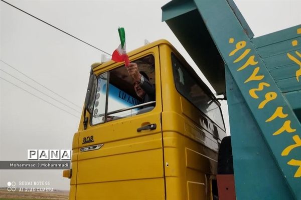 راهپیمایی موتوری و خودرویی در شهر قنوات قم