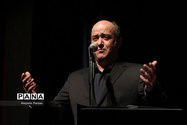 اجرای وحید اسداللهی در سی وهفتمین جشنواره موسیقی فجر