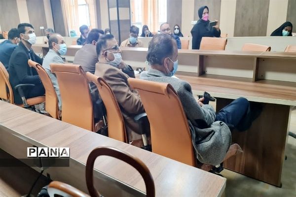 برگزاری کارگاه آموزشی ادبیات فارسی در شهرستان امیدیه