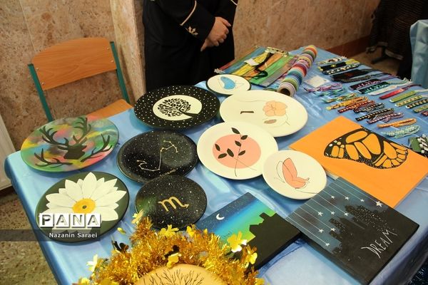 افتتاح نمایشگاه‌های فرهنگی دانش‌آموزان عضو اتحادیه انجمن اسلامی اسلامشهر
