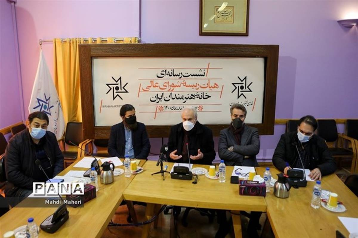 نوربخش: دوستانی که قصد حذف معافیت مالیاتی هنرمندان را دارند از چه کسی انتقام می‌گیرند