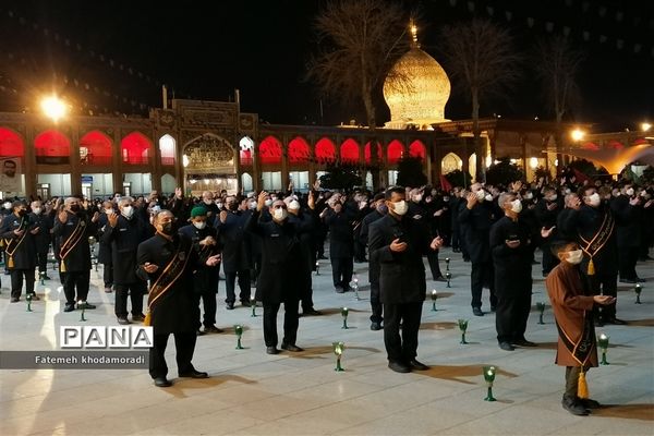 مراسم لاله‌گردانی به مناسبت بزرگداشت شهادت حضرت احمدبن موسی الکاظم( ع) در شیراز