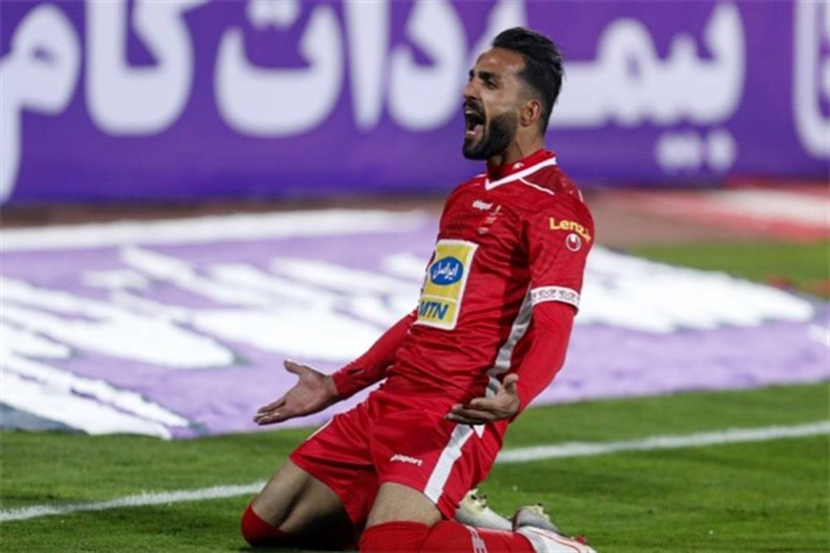 عاشق سجده شکر روی پیراهن پرسپولیس هستم