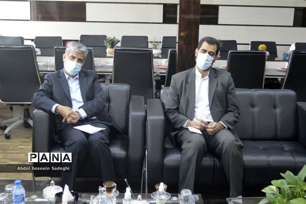 نشست مدیرکل کمیته امداد امام خمینی ( ره) استان بوشهر با مدیرکل آموزش و پرورش استان بوشهر