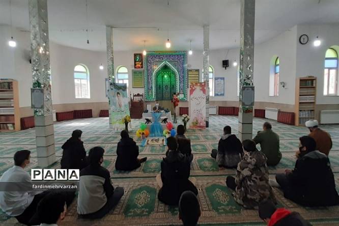 جشن طلیعه بندگی دانشآموزان شهرستان فیروزکوه