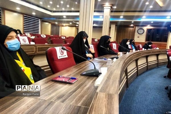انتخابات هیات رئیسه مجلس دانش‌آموزی دختران استان قم
